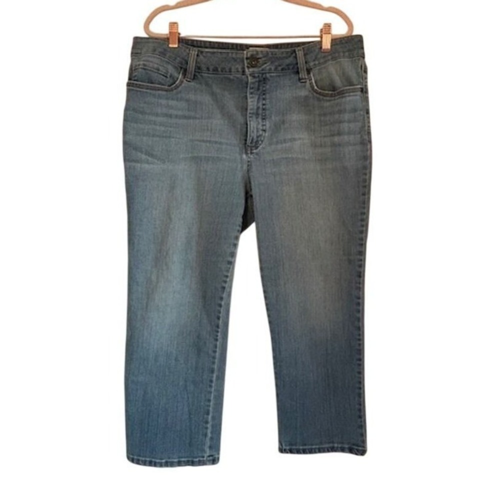 St Johns Bay Womens Medium Wash Denim Capris Jeans Blue Size 16 Cropped Stretch